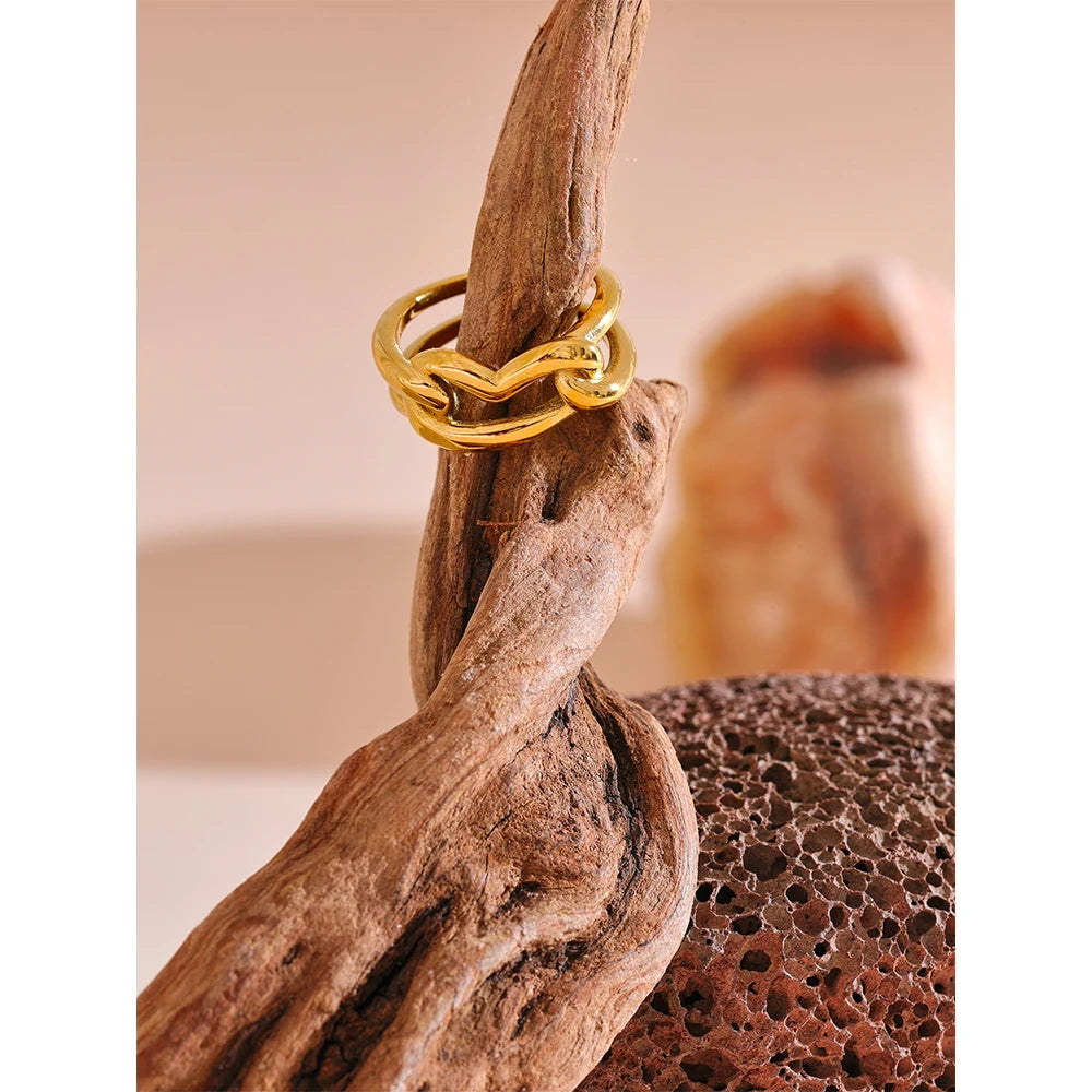 Intertwined Infinite Love Ring