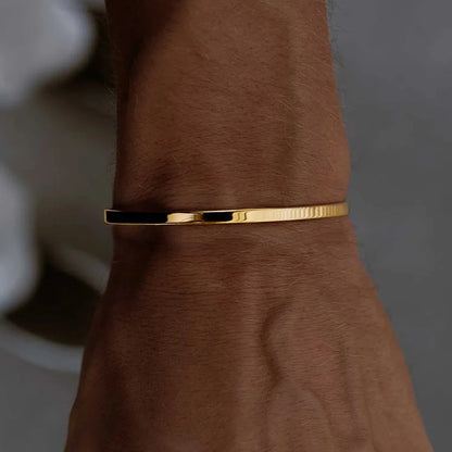 Minimal Paragraph Bracelet