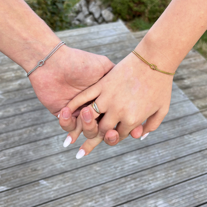 Bonding Love Knot Bracelet